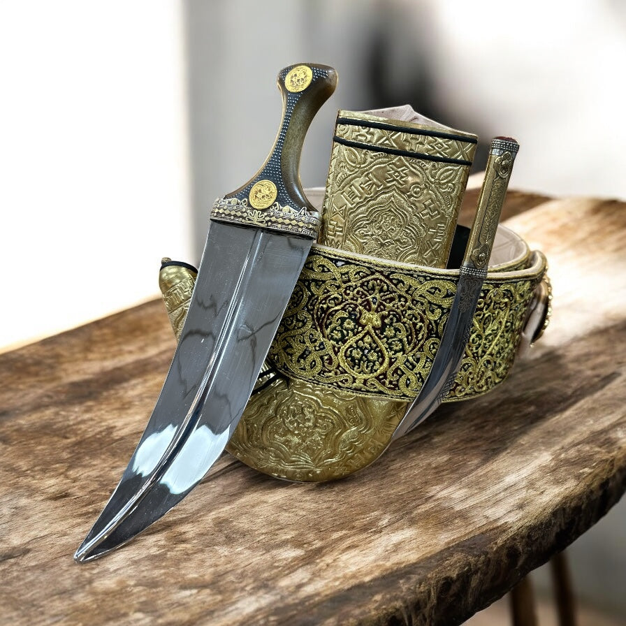 جمبية عزيري أصلي صيفاني مقلد حزام شغل يد مع خنجر خلفي فضه عقيق