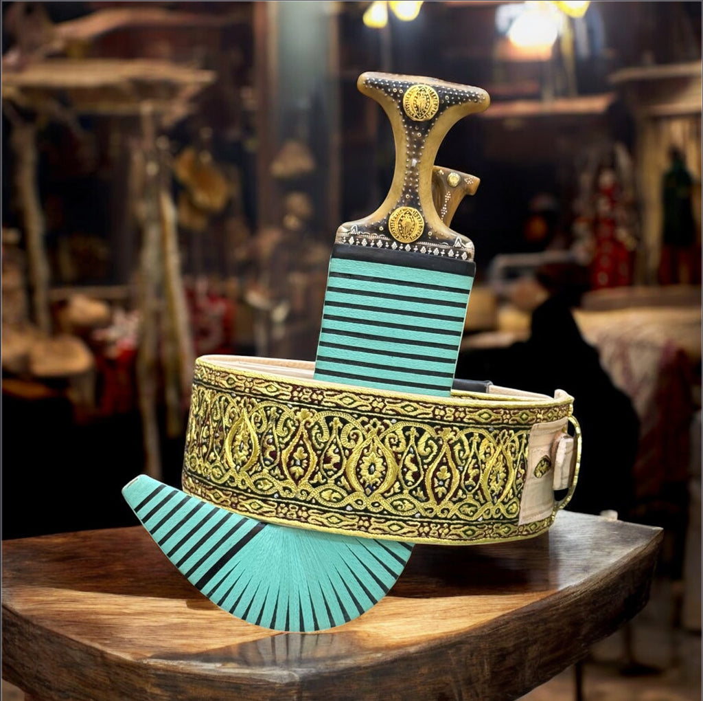 جمبية عزيري صيفاني مقلد طبق الاصل حروف ذهب حزام شغل يدوي عسيب بكيلي مكحل ، مع خنجر خلفي فضه