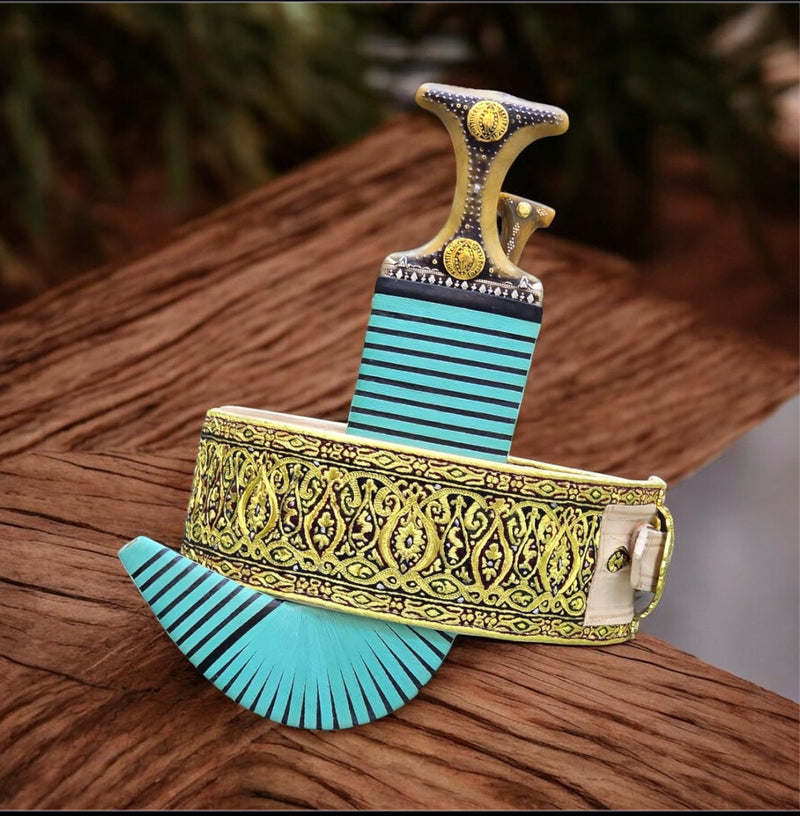 جمبية عزيري صيفاني مقلد طبق الاصل حروف ذهب حزام شغل يدوي عسيب بكيلي مكحل ، مع خنجر خلفي فضه