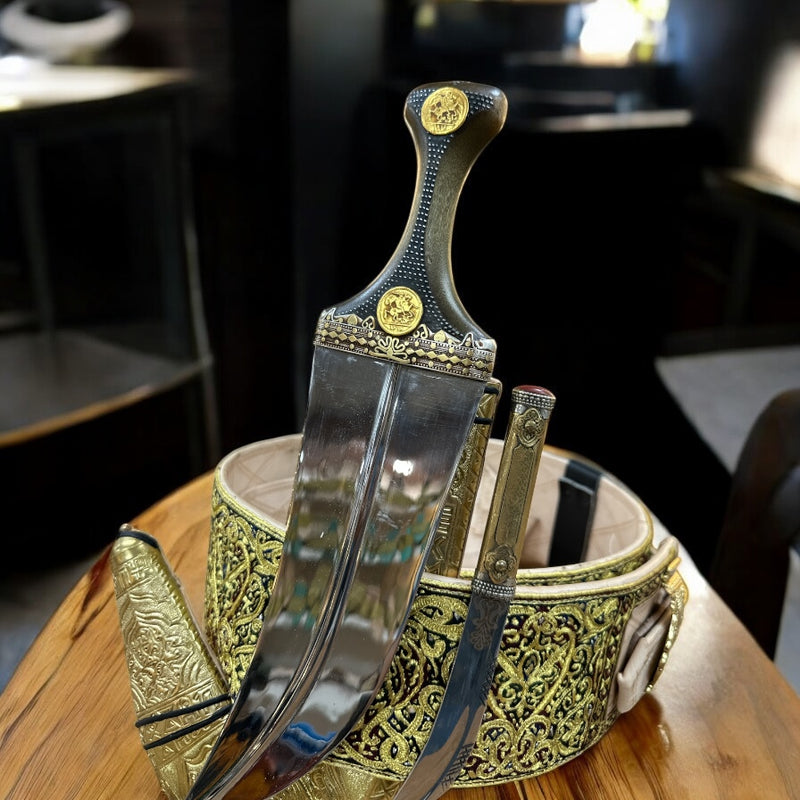 جمبية عزيري أصلي صيفاني مقلد حزام شغل يد مع خنجر خلفي فضه عقيق