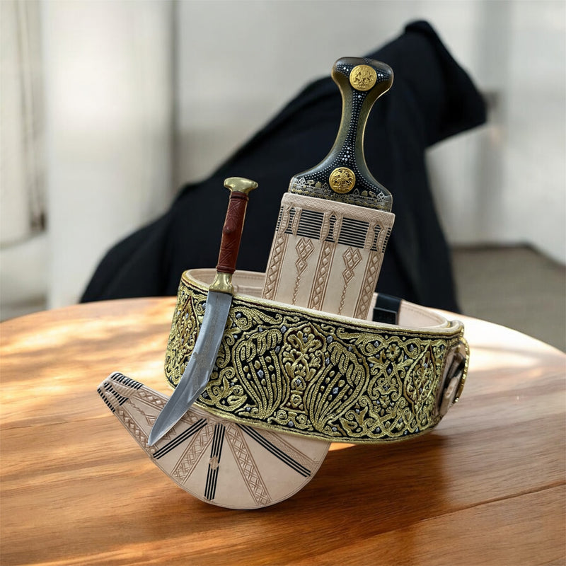 جمبية عزيري صيفاني مقلد طبق الأصل عصيب بيكيلي  تفصيل نصله ستيل منقش حزام شغل يد مع خنجر فضه خلفي