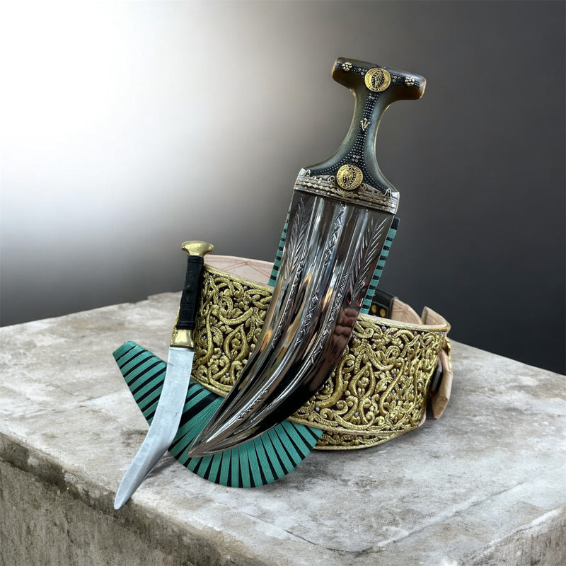 جمبية عزيري صيفاني مقلد طبق الأصل حزام  يد عسيب بكيلي جلده سودا فص مطلي ذهب مبسم فضه خالص نصله ابو عمدان ستيل