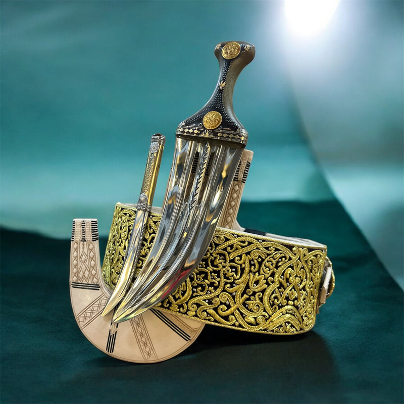 جمبية عزيري اصلي صيفاني مقلد حزام شغل يد عسيب بكسلي منقش طنب مبسم فضه حرف مطلي ذهب مع خنجر خلفي فضه عقيق