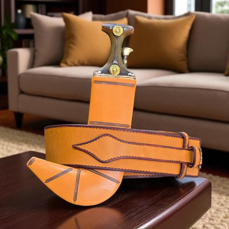 جمبية عزيري تفصيل خاص صيفاني مقلد طبق الاصل حزام جلد افريقي طبيعي عسيب جلد بكيلي مبسم فضه حروف ذهب مع خنجر خلفي نجراني نصله ستيل ابو عمدان  تقط المسمار