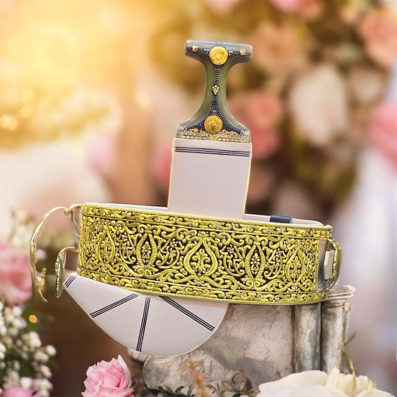 جمبية عزيري صيفاني مقلد طبق الاصل  حزام يد حروف ذهب مبسم فضه نصله نقط المسمار عسيب بكيلي مخطط مع خنجر خلفي