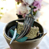 جمبية عزيري صيفاني مقلد طبق الأصل حزام  يد عسيب بكيلي جلده سودا فص مطلي ذهب مبسم فضه خالص نصله ابو عمدان ستيل