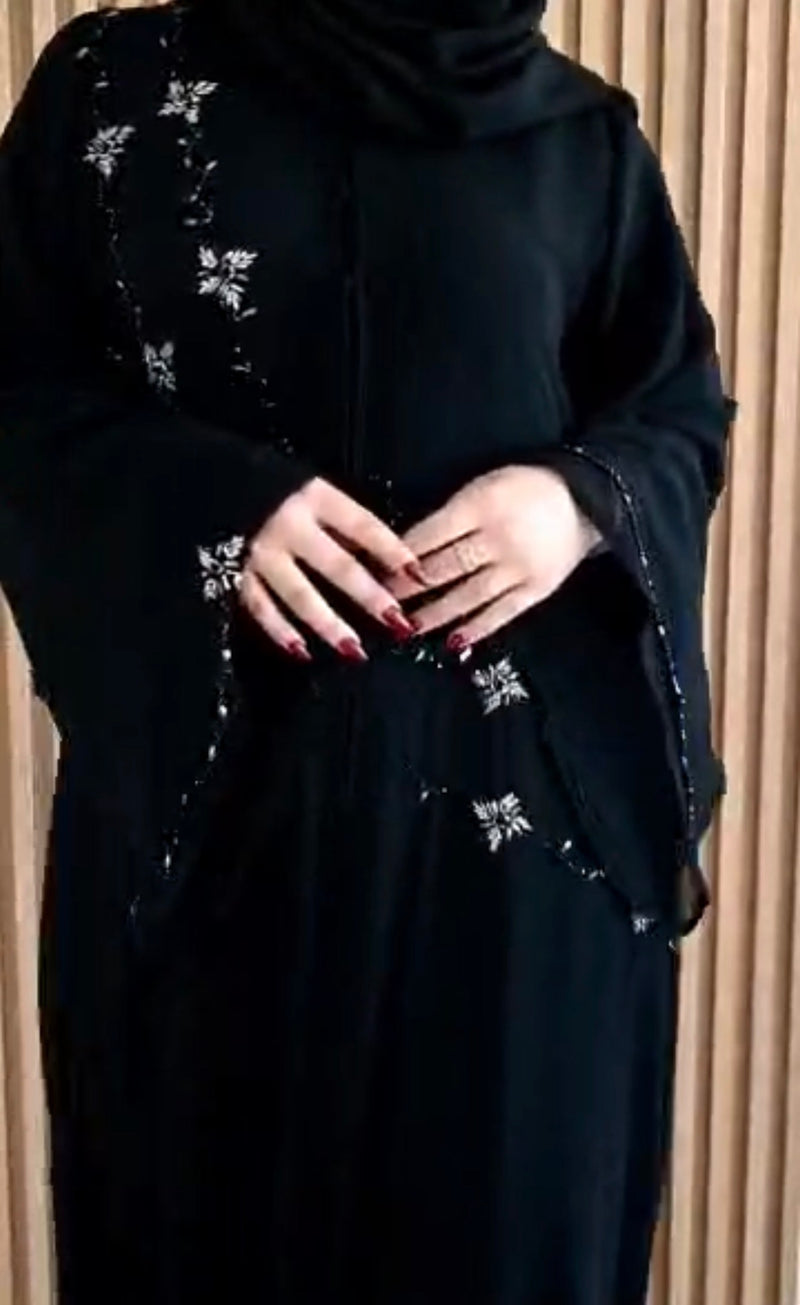 عبايه يمنيه فخمه من صافي عبايات