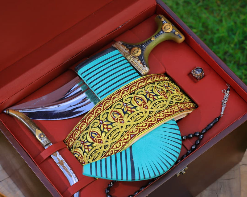 جمبية عزيري اصلي صيفاني مقلد حزام شغل يد مع خنجر خلفي فضه عقيق