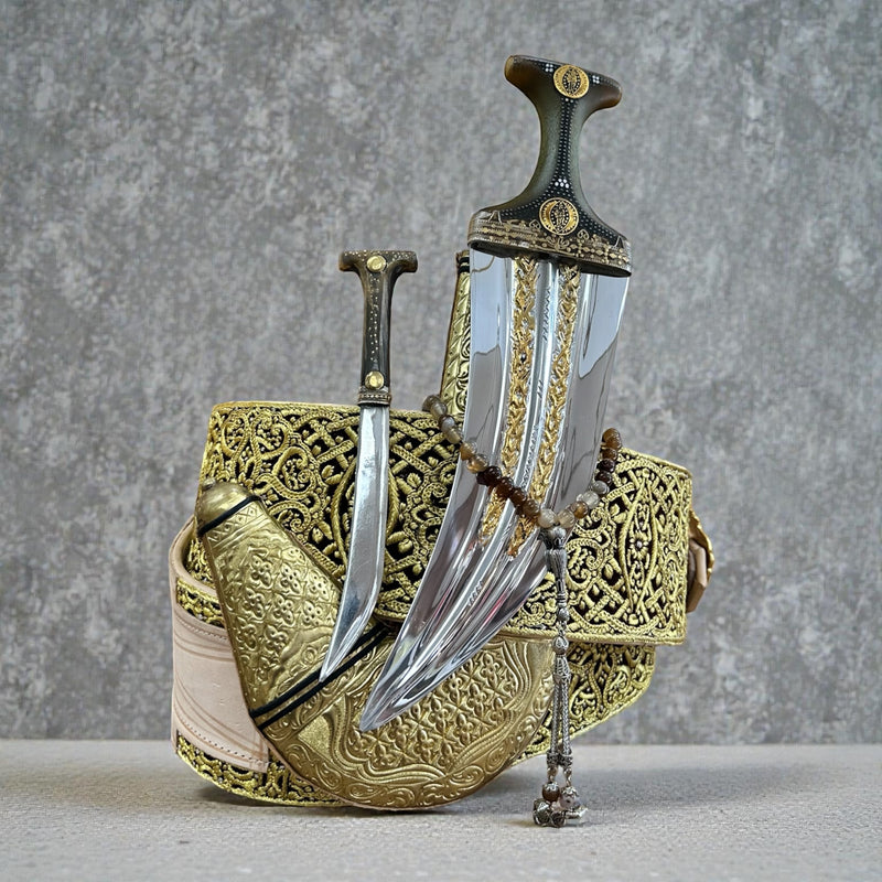 جمبية عزيري تفصيل خاص صيفاني مقلد طبق الاصل حزام شغل يدوي عسيب ملكي ذهبي  مبسم فضه حروف ذهب مع خنجر خلفي نجراني نصله ستيل ابو عمدان  تقط المسمار