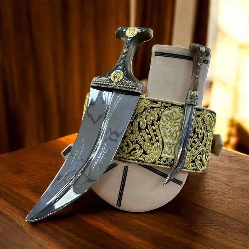 جمبية عزيري اصلي صيفاني مقلد طبق الأصل عسيب بكيلي نصله ستيل منقش تقد المسمار حزام عمل يد فص مطلي ذهب مع خنجر خلفي فضه عقيق