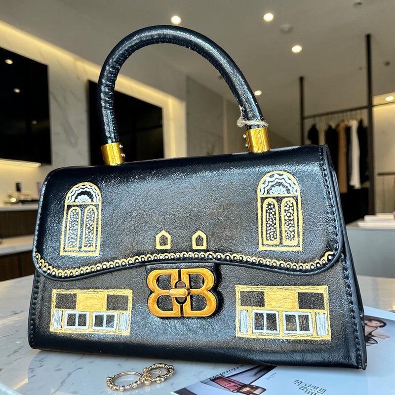 Yemeni authentic decorated purse شنطة يمنية منقوشة تراث