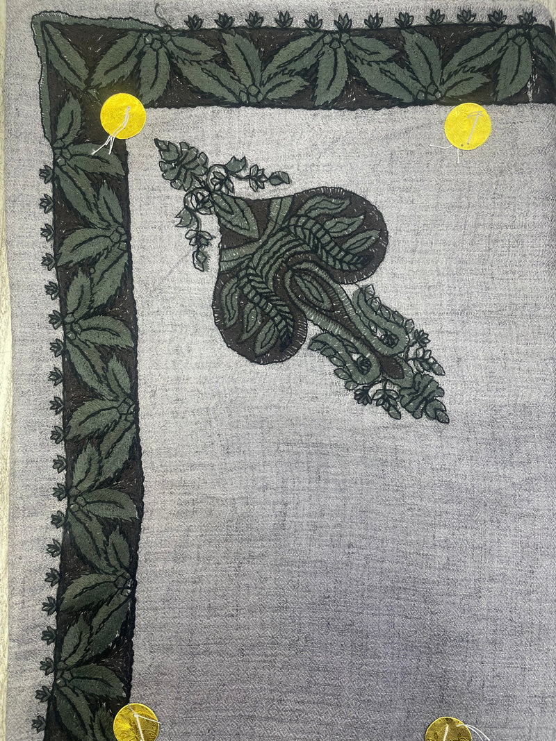 ⁨شال ولادي⁩