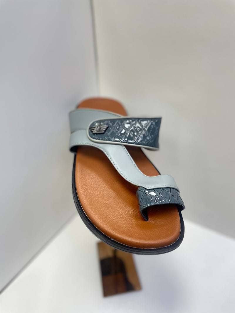 ⁨⁨صندل يمني فاخر أبو اصباع⁩⁩