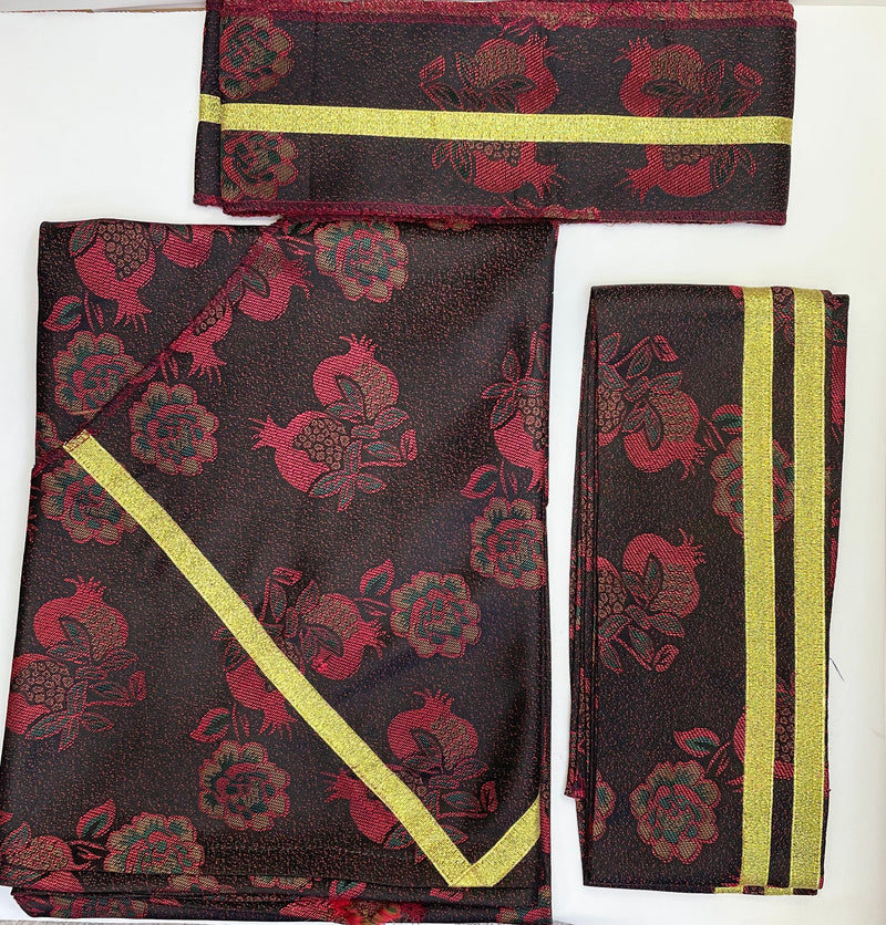 ⁨لبس عرسان يمني⁩