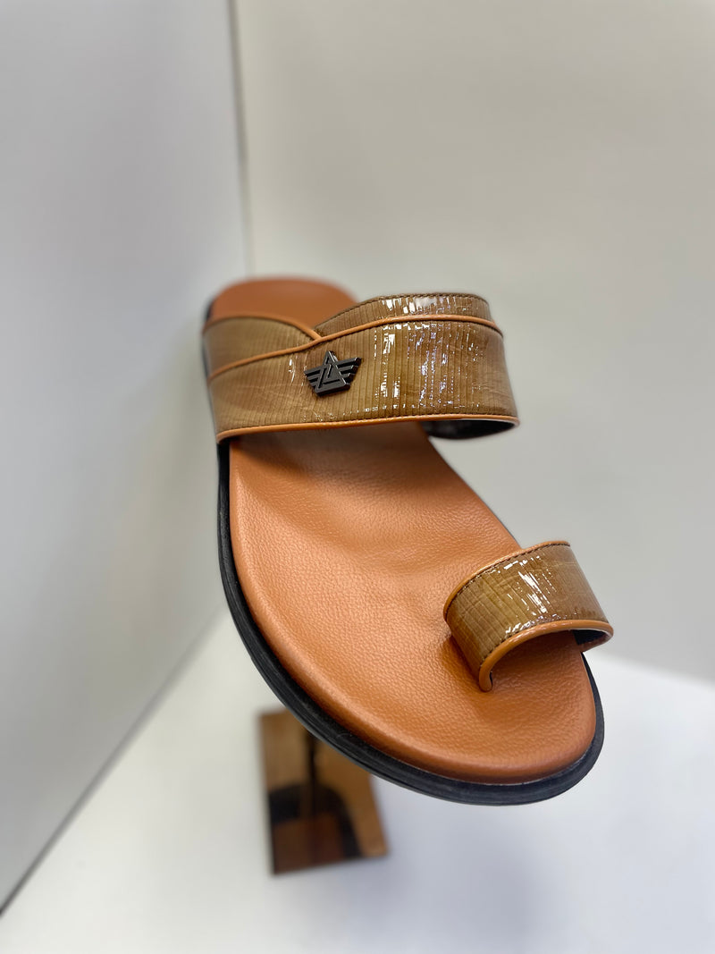 ⁨⁨⁨صندل يمني فاخر أبو اصباع⁩⁩⁩