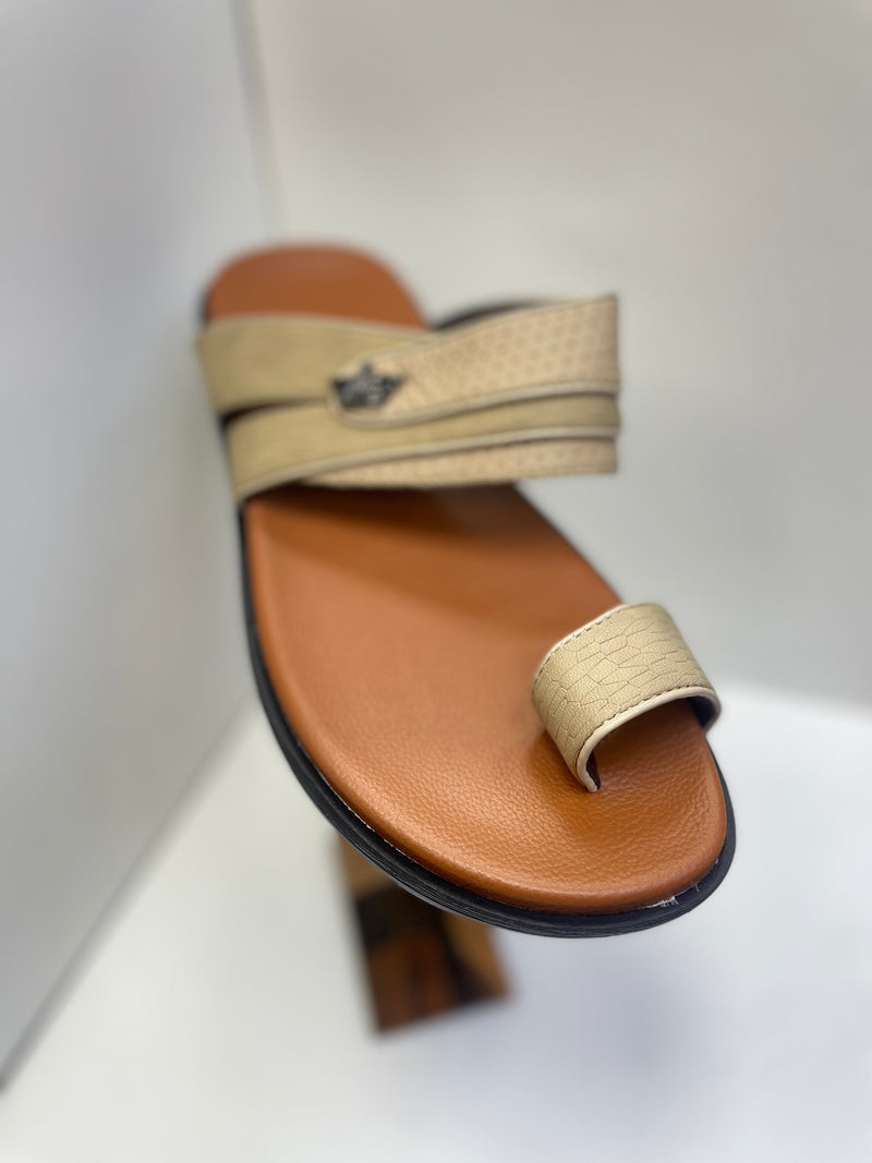 ⁨⁨⁨صندل يمني فاخر أبو اصباع⁩⁩⁩