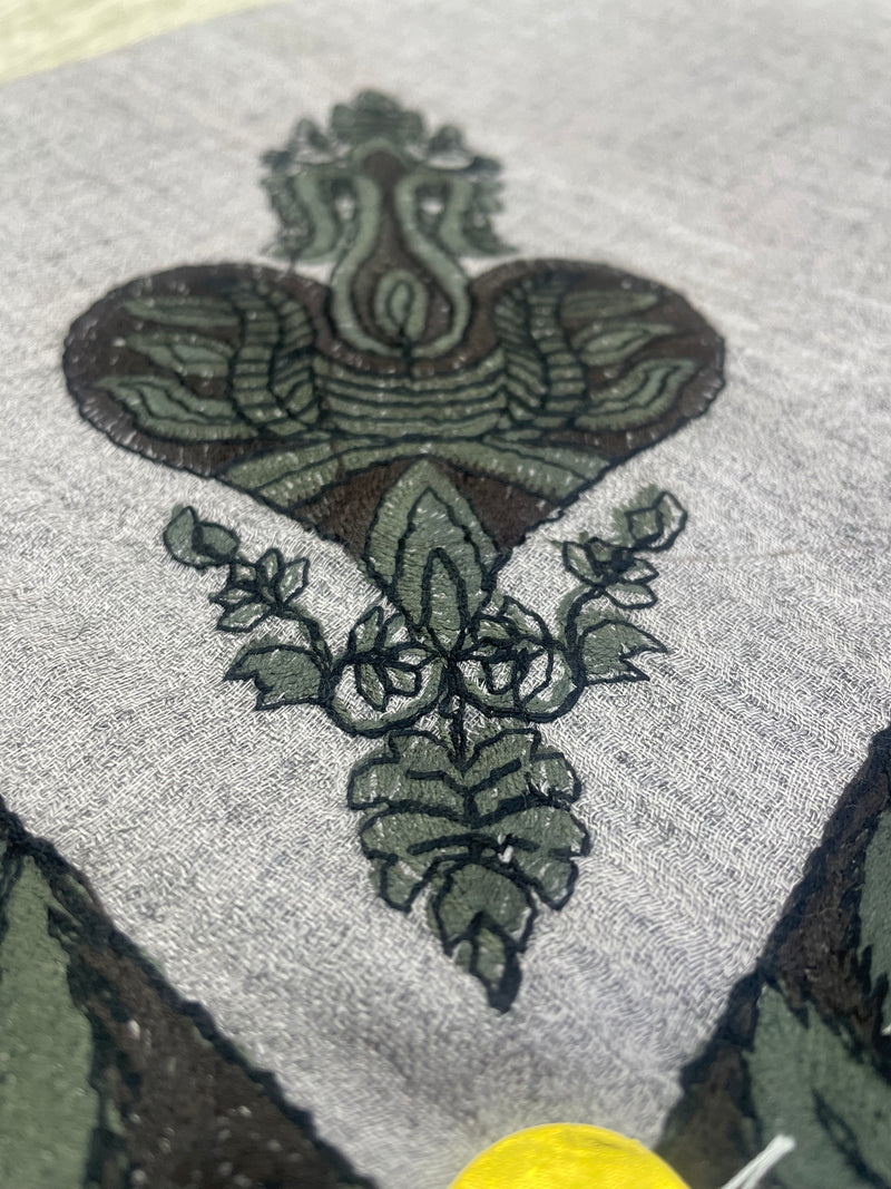 ⁨شال ولادي⁩