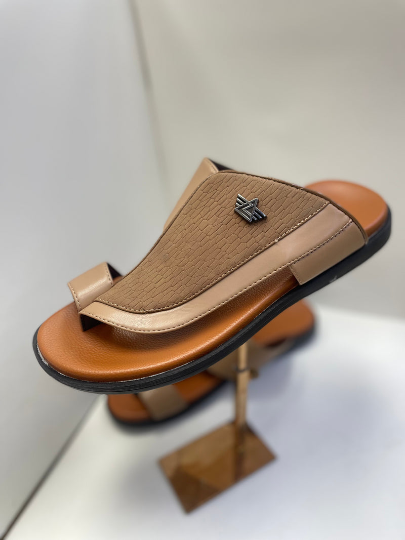 ⁨صندل يمني فاخر ⁩