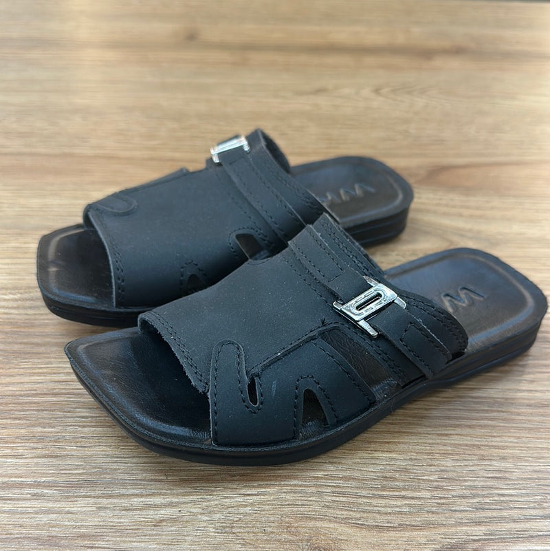 صندل ولادي مقاسات مختلفه