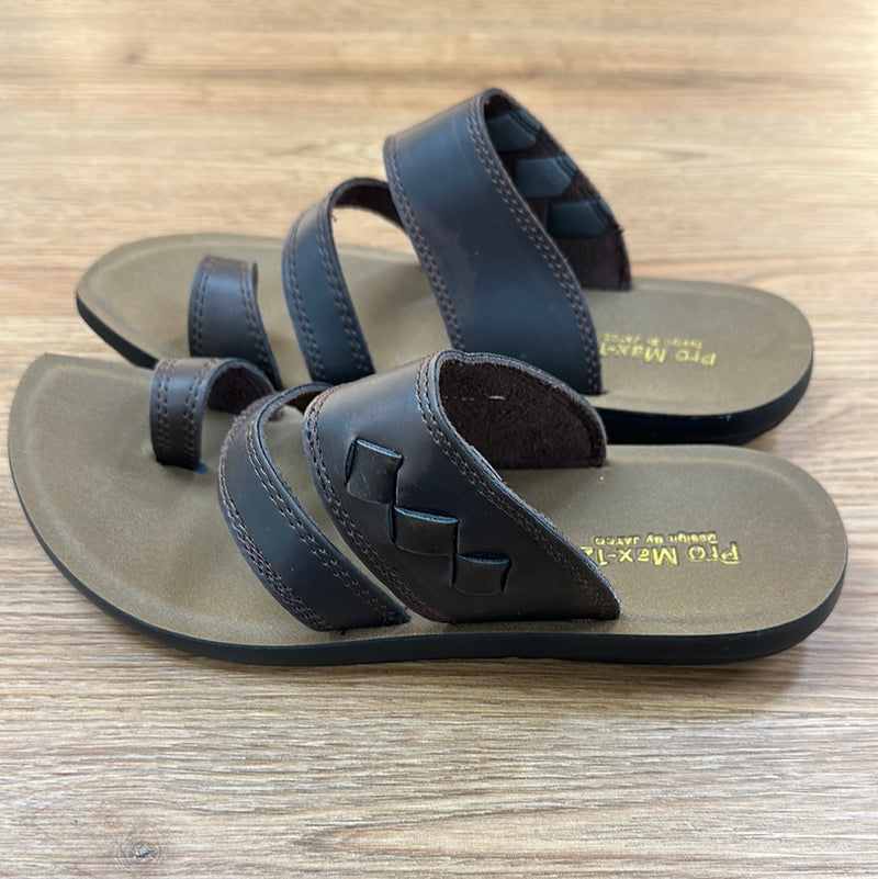 صنادل ولادي ابو صباع مقاسات مختلفه