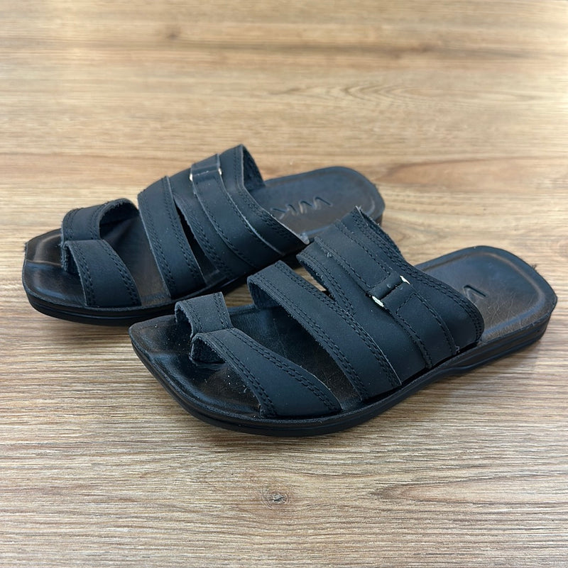 صندل ولادي ابو صباع مقاسات مختلفه