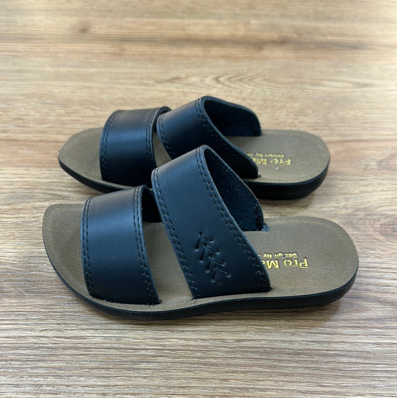 صندل ولادي مقاسات مختلفه