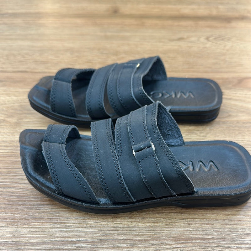 صندل ولادي ابو صباع مقاسات مختلفه