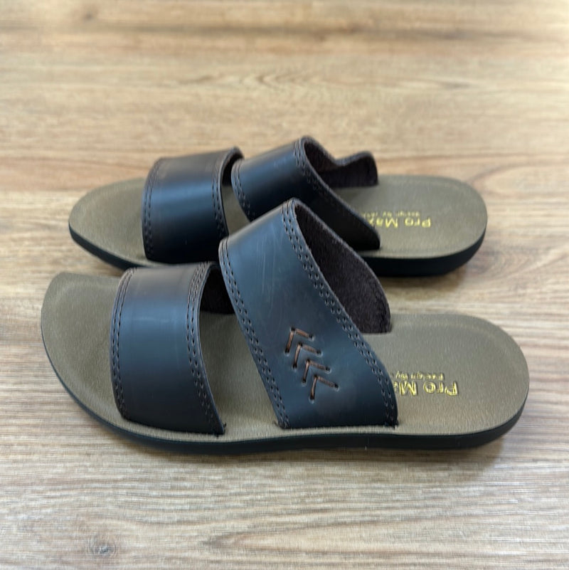 صندل ولادي مقاسات مختلفه