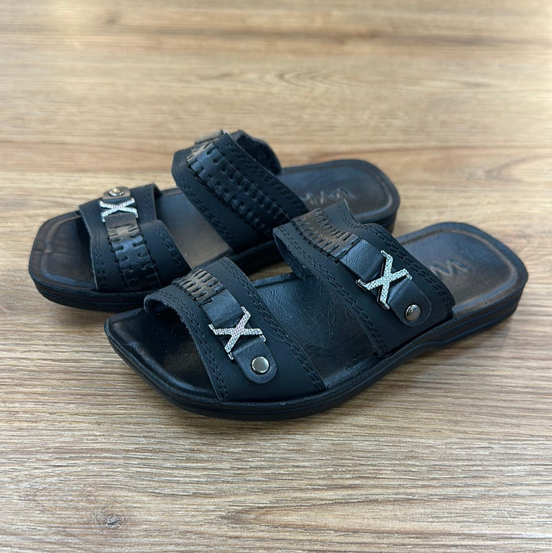 صندل ولادي مقاسات مختلفه